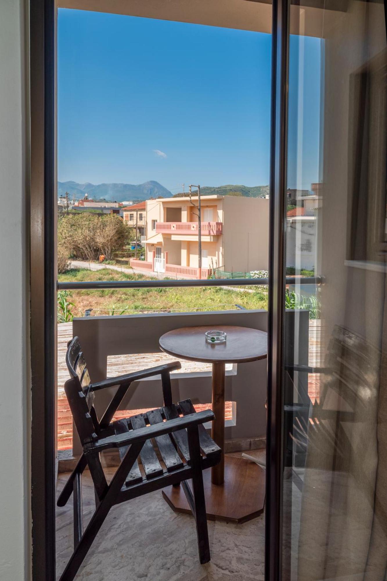 Argo Rooms-Papadakis Kíssamos Esterno foto